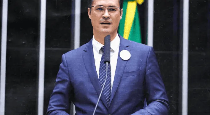 Dallagnol é multado em R$ 100 mil por expor dados sigilosos de Zanin