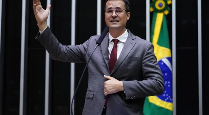 TRE-PR mantém registro de Deltan, mas campanha segue suspensa pelo TSE