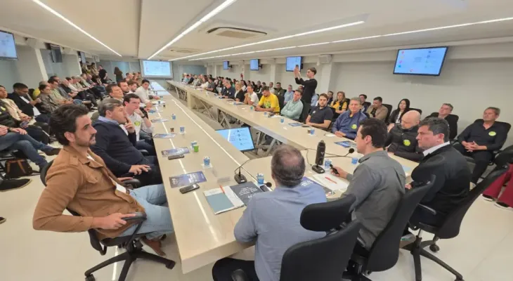CODESC entrega agenda de desenvolvimento para Cascavel a candidatos ao Governo do Paraná