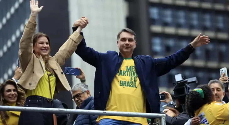 Flávio confirma presença no debate da Globo e desafia Lula