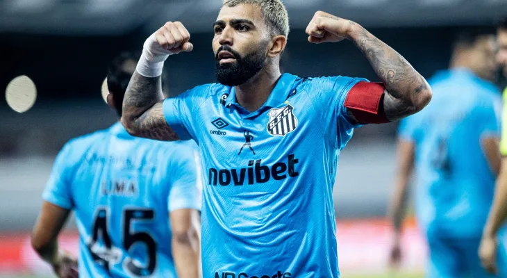 Gabigol decide no fim, marca e dá assistência na vitória do Santos