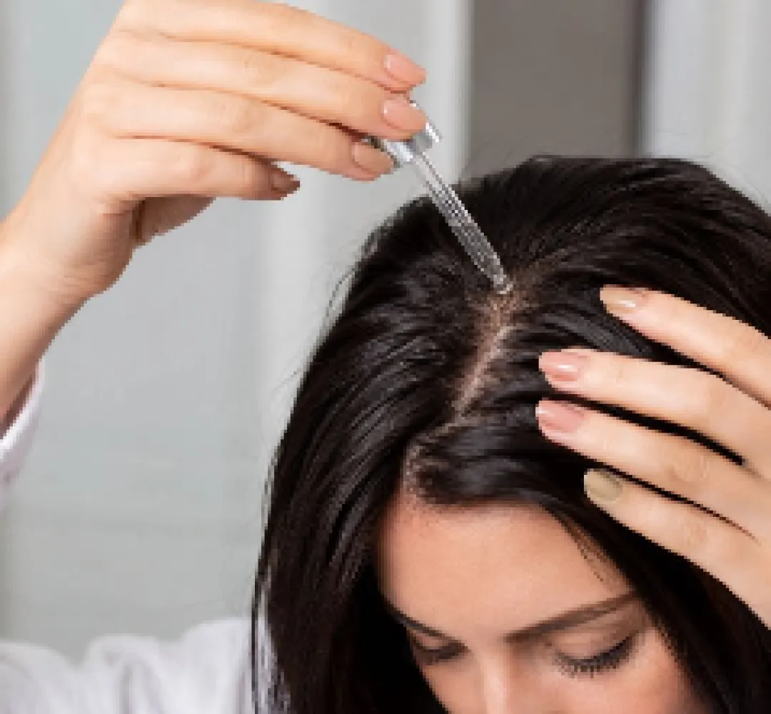 Você cuida do cabelo, mas e do couro cabeludo? Conheça a nova febre do scalp care